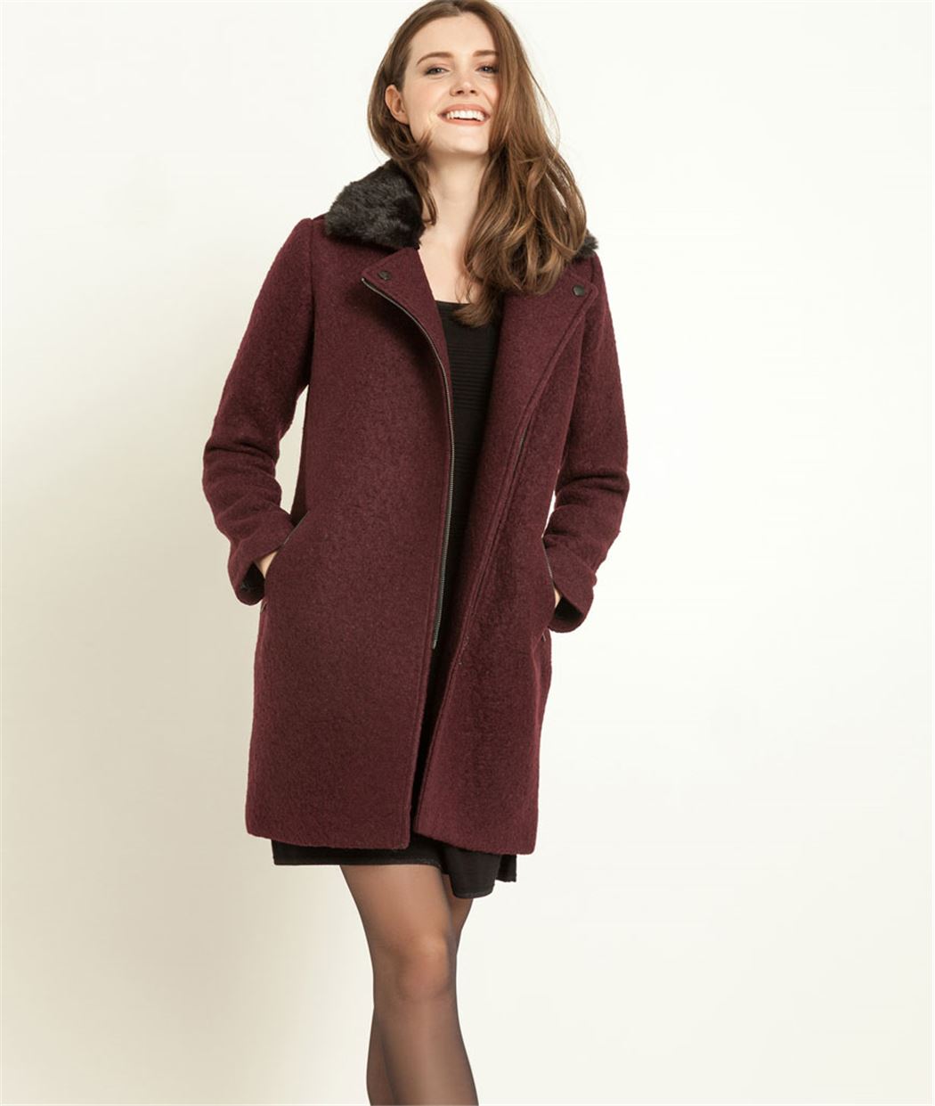 CHÈQUES CADEAUX Ookpik reinterprets the northern parka codes by drawing on the elegance and curve minimalism of the snowy owl. Ookpik creates a link between trend and technicity, with coats and jackets for all seasons, thought out and designed in Montréal.
