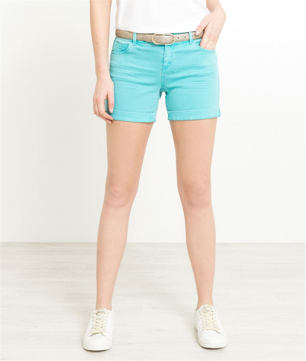 Short en jean de couleur TURQUOISE