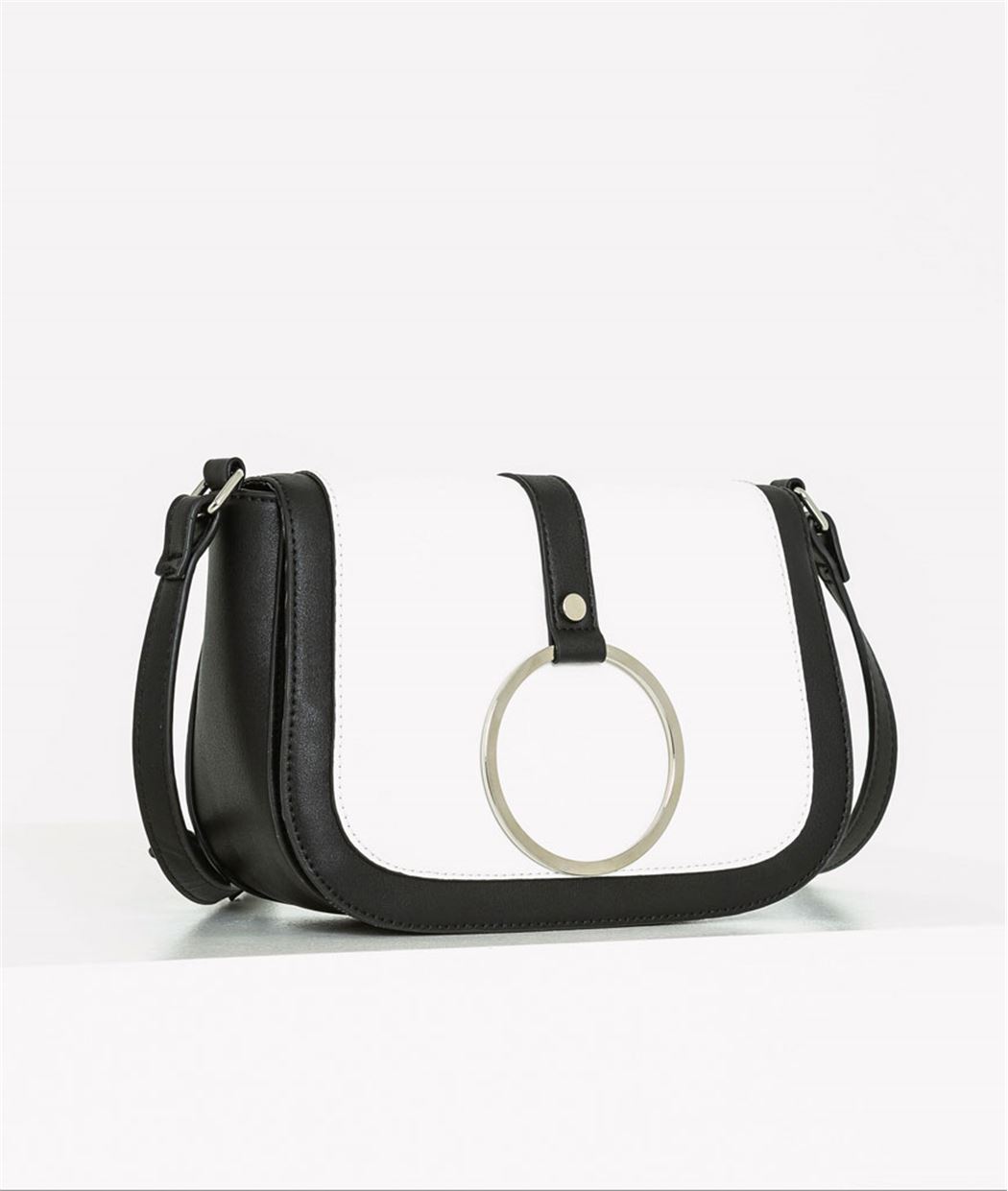 Sac femme bicolore avec anneau NOIR