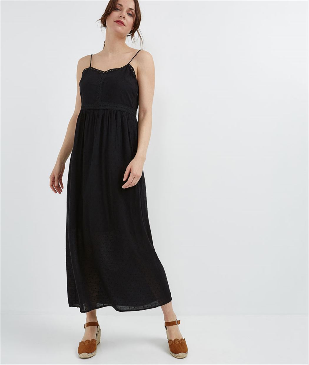 Robe longues à bretelles avec broderies NOIR