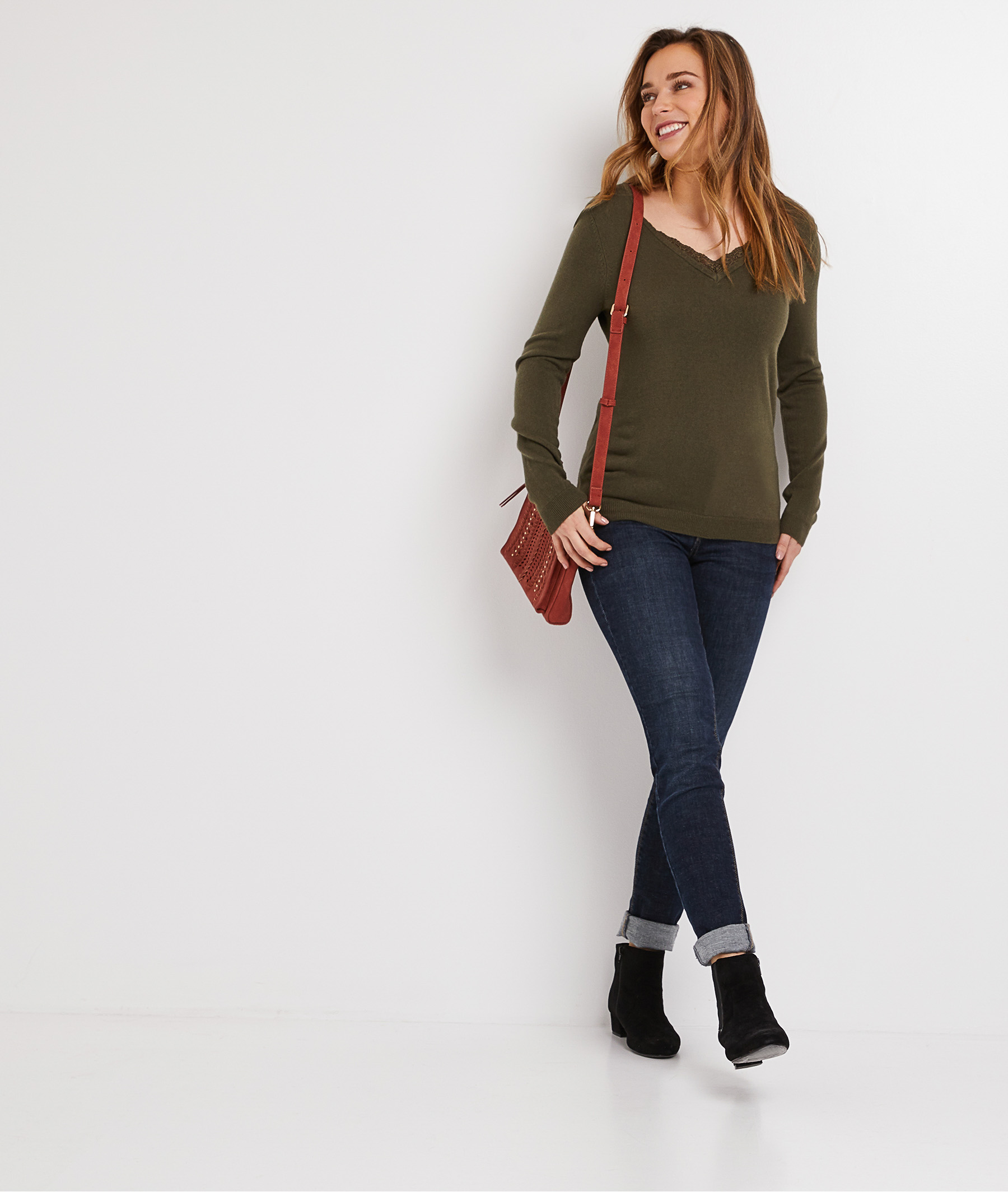 Pull basique uni avec dentelle femme KAKI - Grain de Malice