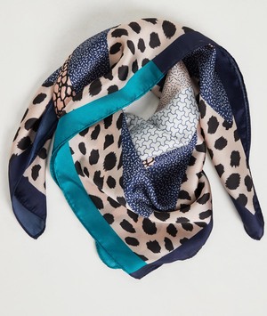Foulard carré imprimé léopard femme BLEU