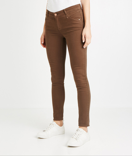 Pantalon slim push up de couleur MOKA