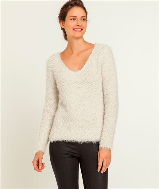 Pull femme duveteux col V ECRU
